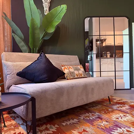 Klassen - Exklusive Am Hbf - Kueche, Netflix